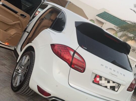 Porsche Cayenne 2014 Gcc in good condition