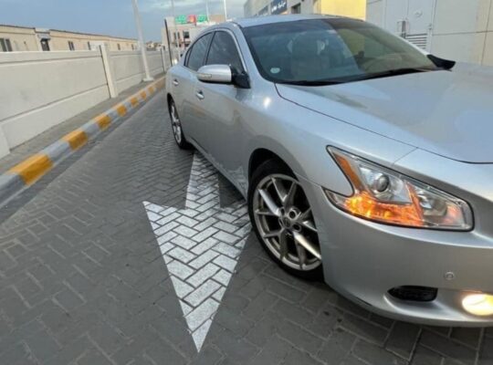 Nissan Maxima 2010 Gcc full option for sale