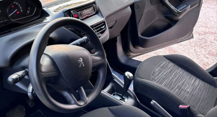peugeot 208 Gcc 1.6L 2016 Gcc for sale