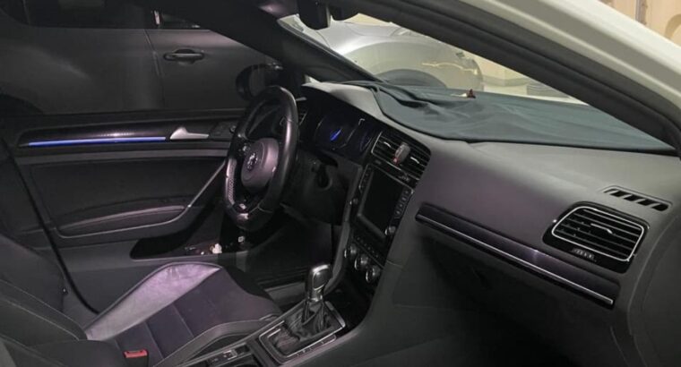 Volkswagen Golf R 2017 Gcc full option