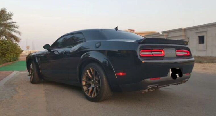 Dodge challenger 2018 5.7 full option USA importe
