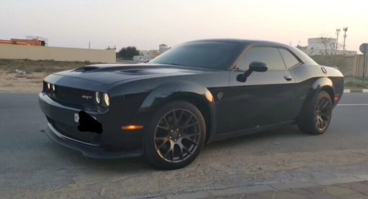 Dodge challenger 2018 5.7 full option USA importe