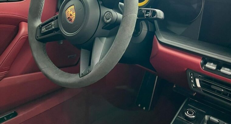 Porsche 911 GTS fully loaded 2020 Gcc for slse