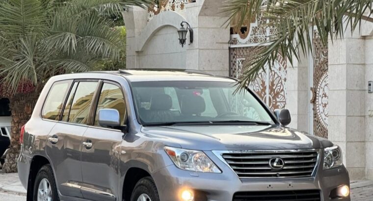 Lexus lx570 Gcc 2010 full option for sale