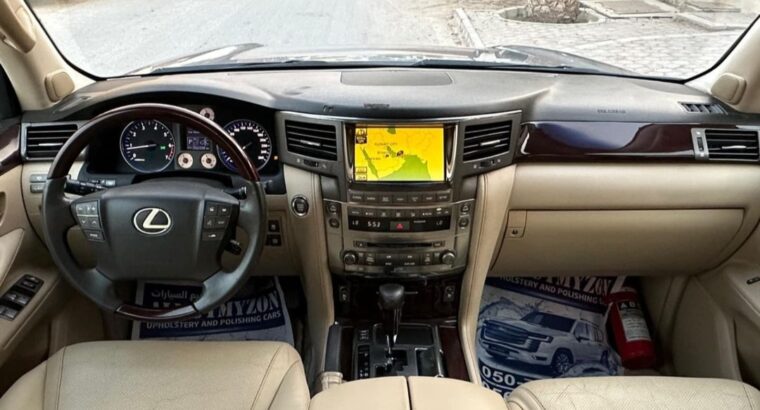 Lexus lx570 Gcc 2010 full option for sale