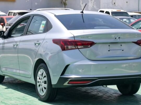 Hyundai Accent 1.6 Gcc mid option 2022 for sale