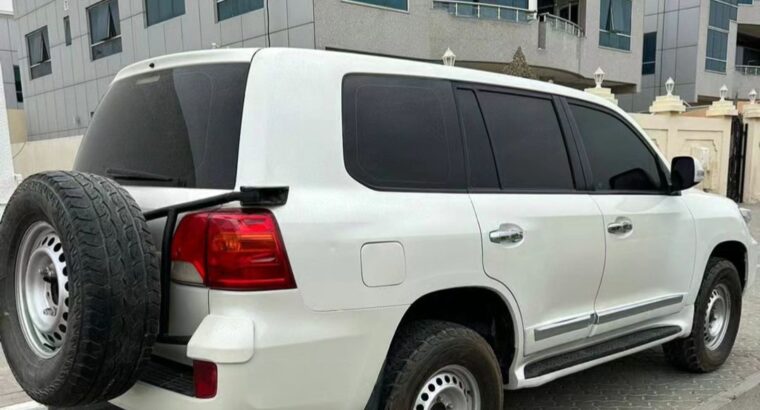 Toyota Land cruiser GXR 2013 in good condition