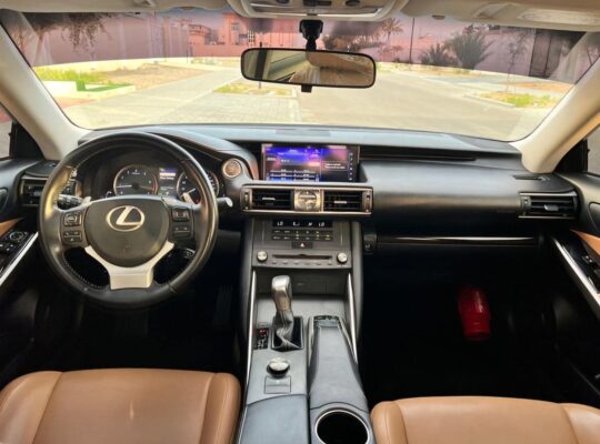Lexus IS300 full option 2019 Gcc for sale