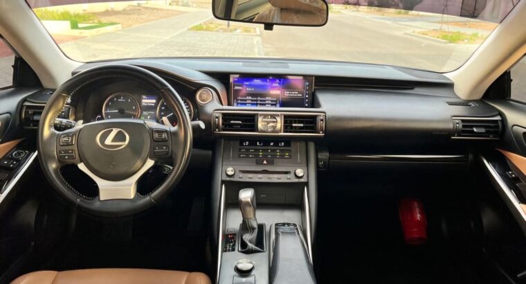 Lexus IS300 full option 2019 Gcc for sale