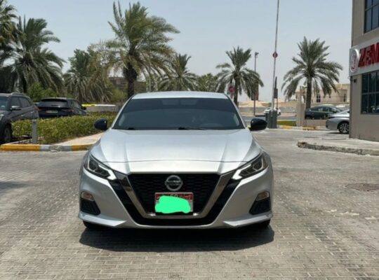 Nissan Altima SR 2019 USA imported for sale