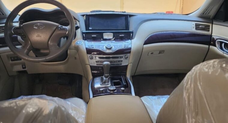 Infiniti Q70 full option 2016 Gcc for sale