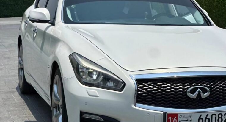 Infiniti Q70s full option 2016 Gcc for sale