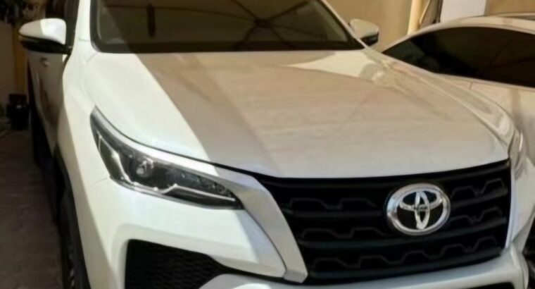 Toyota Fortuner EXR full option Gcc 2022 for sale