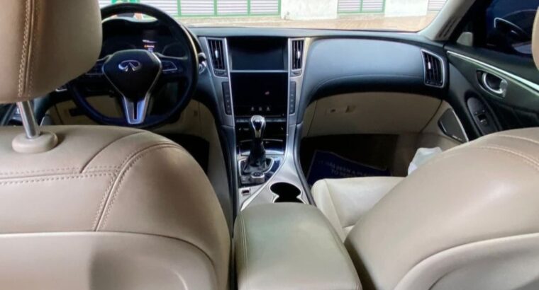 Infiniti Q50 full option 2018 Gcc for sale