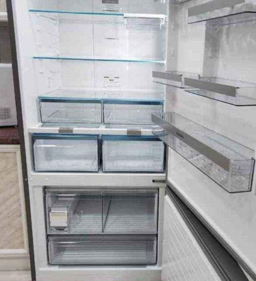 Siemens Refrigerator bottom freezer latest model f