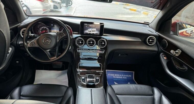 مرسيدس GLC 250 , خليجي مالك اول موديل 2017 للبيع