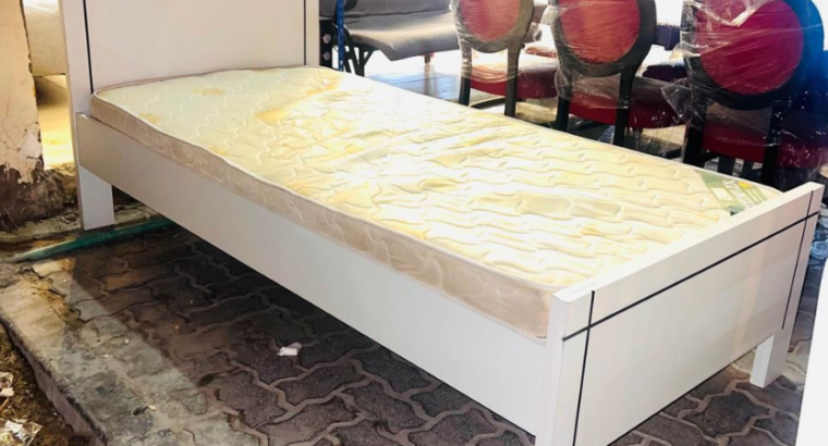plywood singel bed For Sale