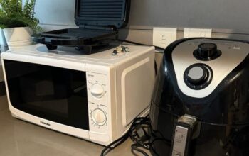 Air fryer, toaster, microwave for sale