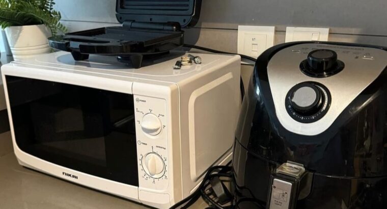 Air fryer, toaster, microwave for sale