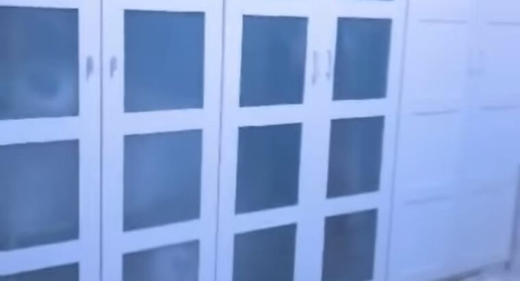 للبيع دولاب من ايكيا
