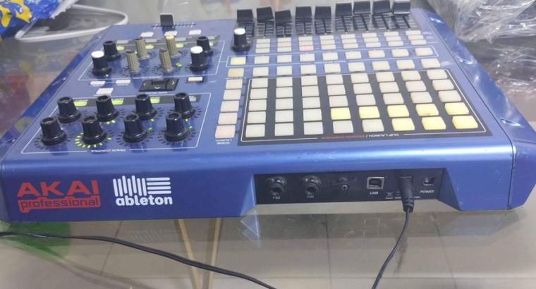 AKAI Professional APC 40 Ableton Controller For Sa