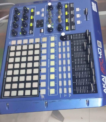 AKAI Professional APC 40 Ableton Controller For Sa