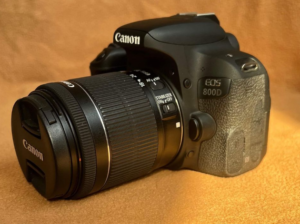 Canon 800D + 18-55 kit lens For Sale