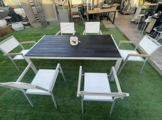 Beautiful and Affordable Garden Dining Set for sal