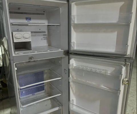 Hitachi 440 ltr refrigerator like new for sale