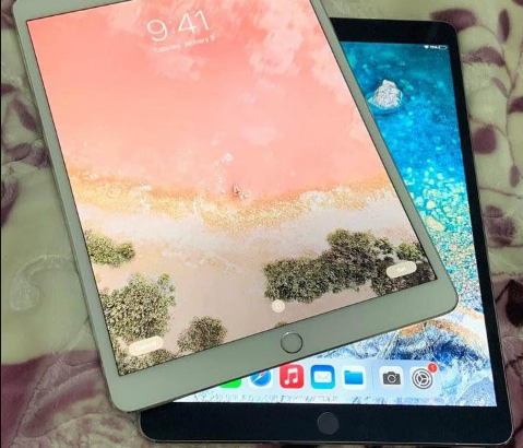 Ipad pro 10.5” 64gb with sim in excellent conditio