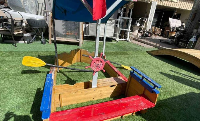 KidsCraft kids playing area for sale