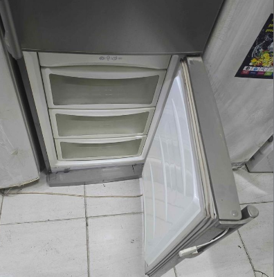 LG Refrigerator Jumbo Size For Sale