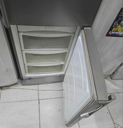 LG Refrigerator Jumbo Size For Sale