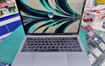 Macbook 13 2017 8/256gb core i5 for sale