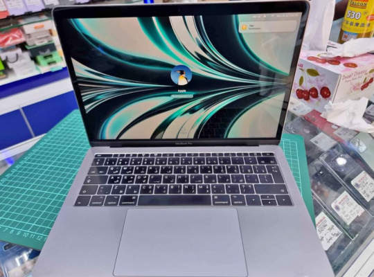 Macbook 13 2017 8/256gb core i5 for sale