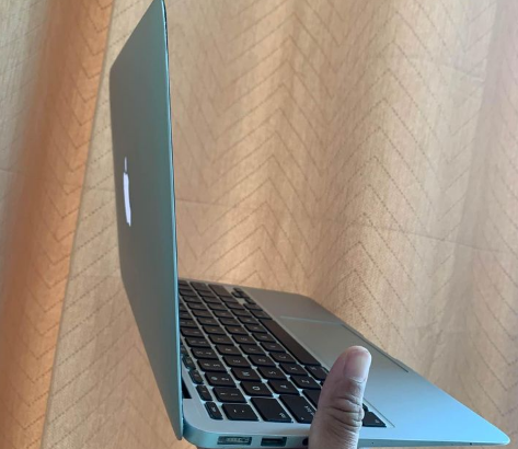 Macbook Air 11inch i5 4/128 For Sale