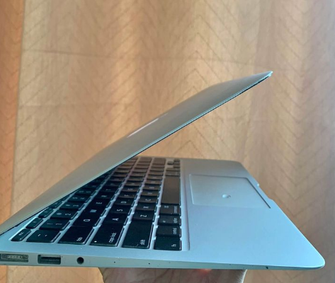 Macbook Air 11inch i5 4/128 For Sale