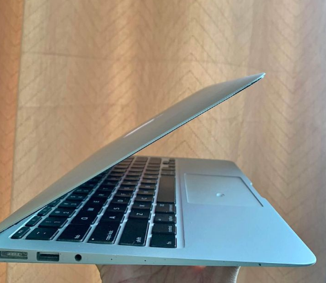 Macbook Air 11inch i5 4/128 For Sale