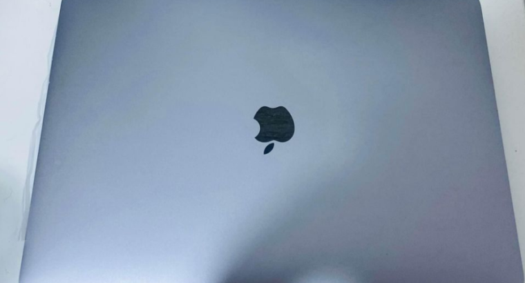 Macbook Pro 2017 Touch Bar. Core i7 For Sale