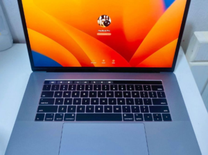 Macbook Pro 2017 Touch Bar. Core i7 For Sale