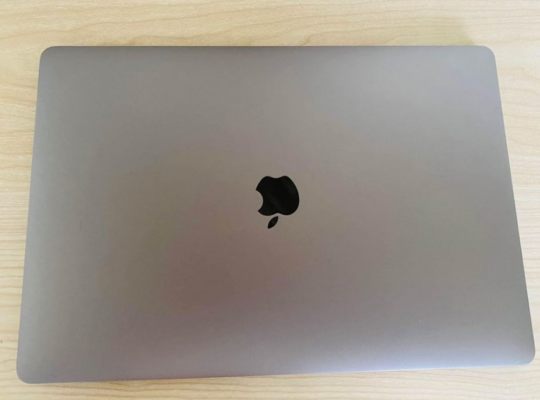 Macbook Pro 2017 15 inch. Touch Bar Core i7 For Sa