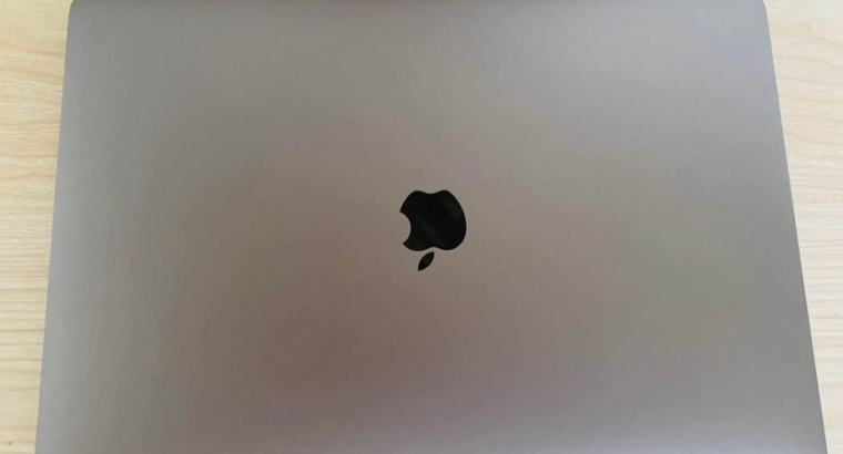 Macbook Pro 2017 15 inch. Touch Bar Core i7 For Sa