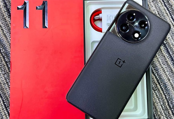 One plus 11 16/256Gb For Sale