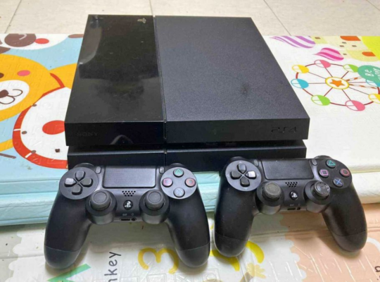 PS4 with 2 controller for sale