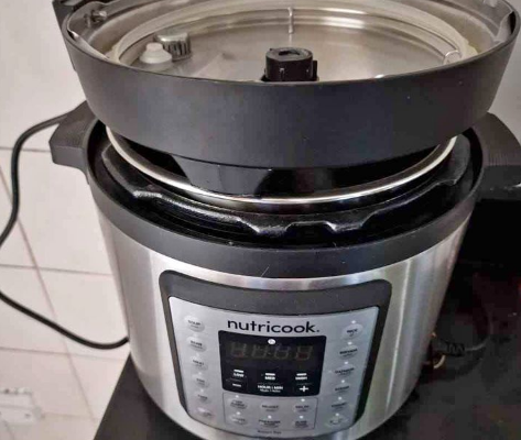 Nutricook pressure cooker new condition for sale