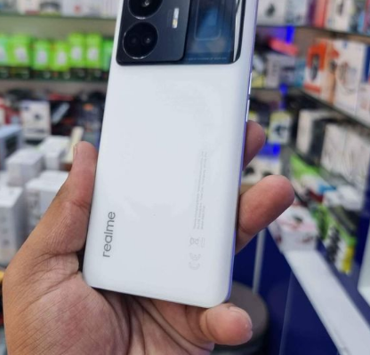 REALME GT3 240W 16/1TB DUAL SIM WITH BOX FOR SALE