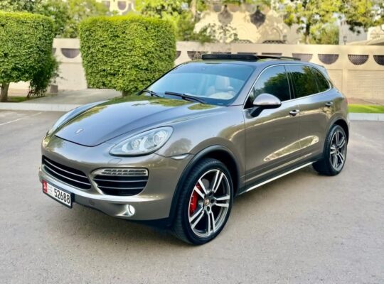 Porsche Cayenne s full option 2014 Gcc for sale