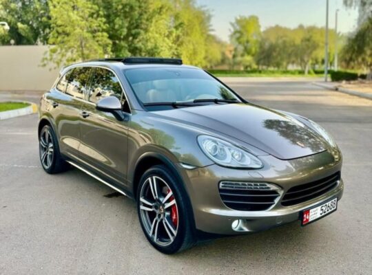 Porsche Cayenne s full option 2014 Gcc for sale