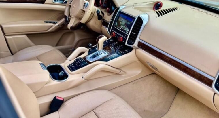 Porsche Cayenne s full option 2014 Gcc for sale