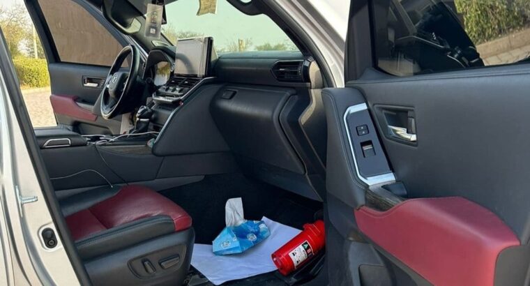 Toyota Land cruiser vxr turbo full option 2022 G